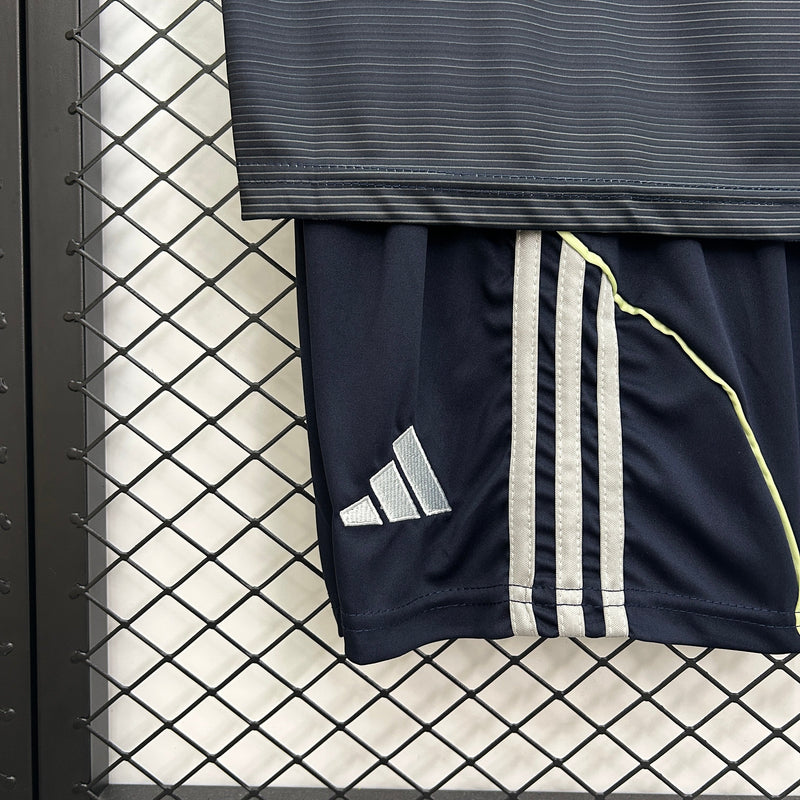 Kit Infantil Real Madrid Visitante 25/26